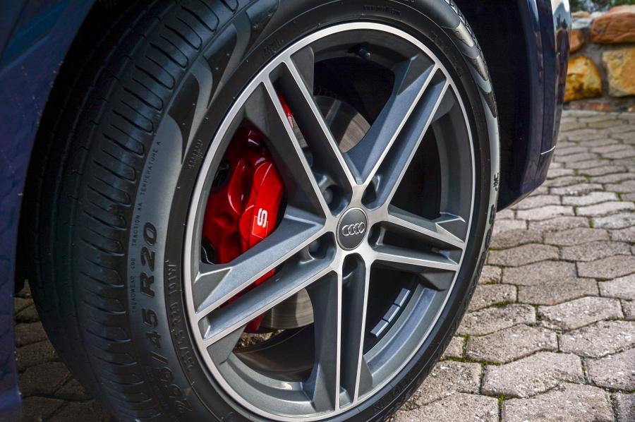 Колеса Audi SQ5 3.0 TFSI 2017 года  (ZA) (фото 18 из 27)